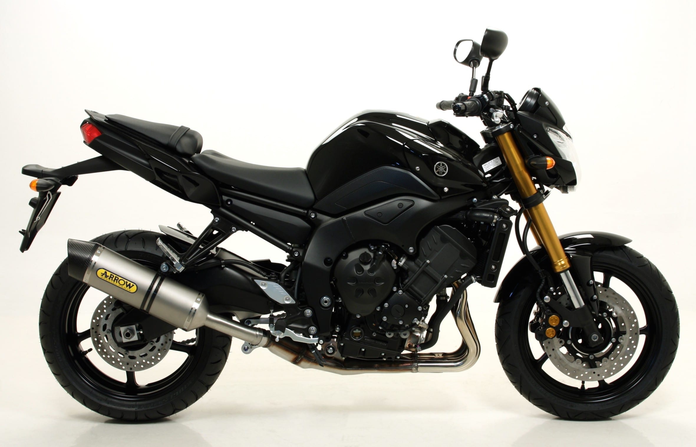 3681_Yamaha_FZ8_10_Slip-on_Race-Tech_1.jpg